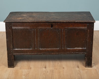 Lot 1152 - An 18th century oak coffer