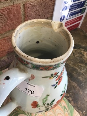 Lot 176 - An early 18th century Chinese jug with...