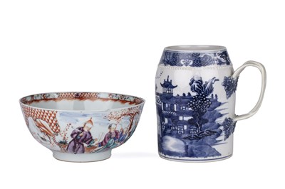 Lot 150 - An 18th century Chinese export blue and white...
