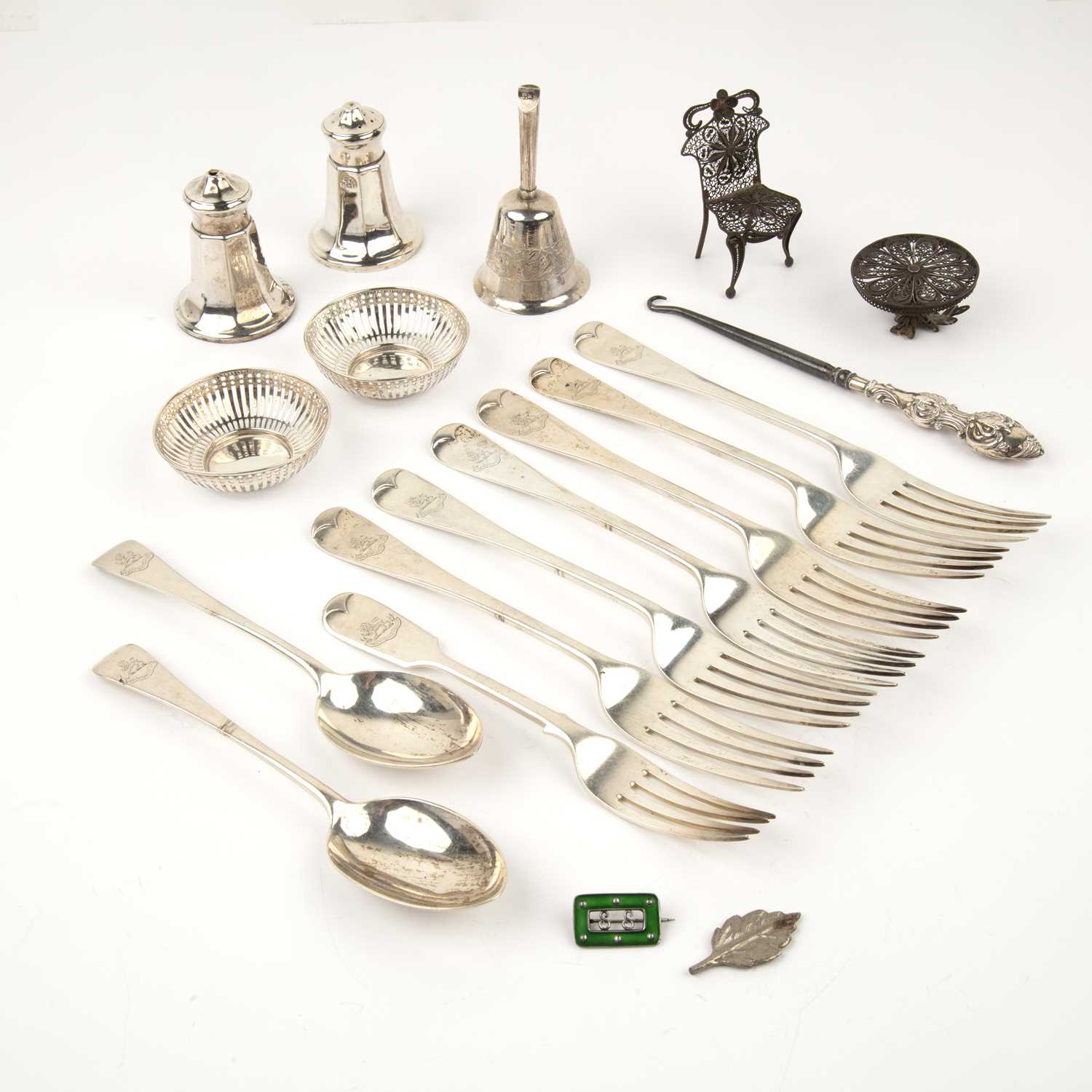 Lot 202 - Group of various silver and miscellaneous...