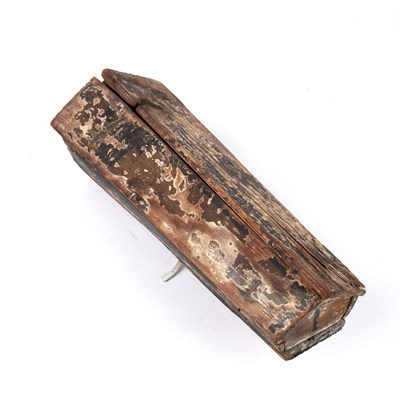 Lot 117 - A late 19th/early 20th century carved and...