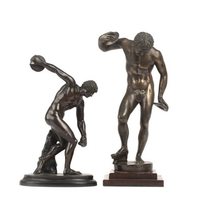 Lot 139 - An Italian bronze discus thrower after the...