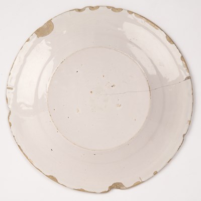 Lot 15 - A set of five 17th century delft plates, each...