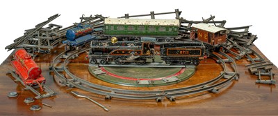 Lot 1319 - A vintage train set and collection of Meccano
