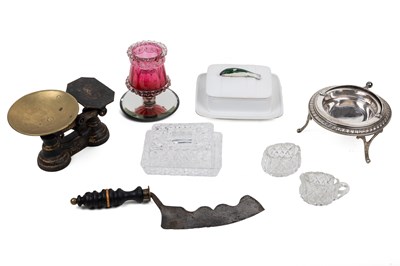 Lot 1083 - A collection of items
