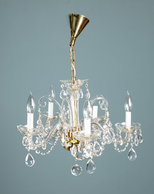 Lot 286 - A modern chandelier