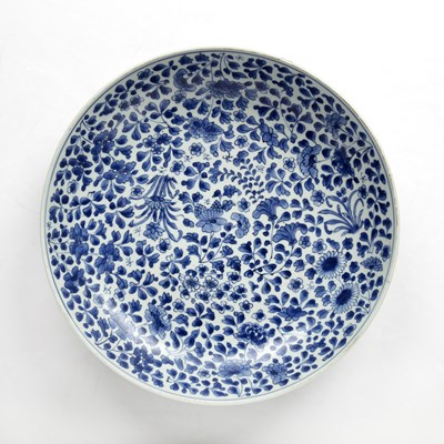 Lot 249 - Blue and white charger Chinese, Kangxi painted...