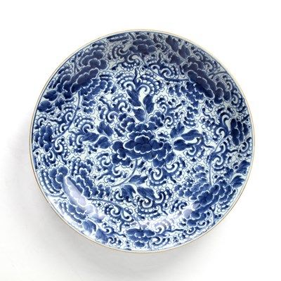 Lot 248 - Blue and white charger Chinese, 18th Century...