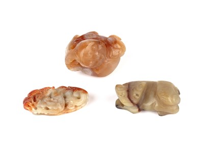 Lot 244 - Group of three agate and jade pieces Chinese...