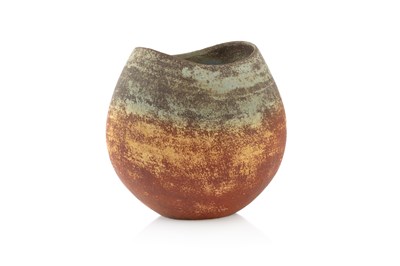 Lot 511 - John Ward (1938-2023) Vessel with undulating...