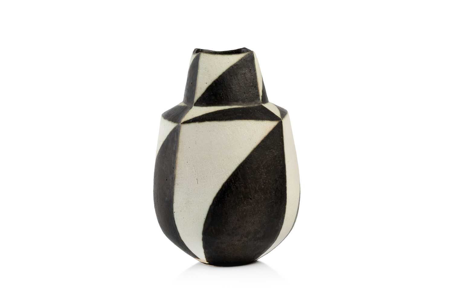 Lot John Ward (1938-2023) Shouldered vessel black...