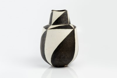 Lot John Ward (1938-2023) Shouldered vessel black...