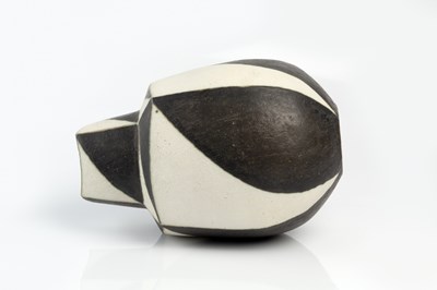 Lot John Ward (1938-2023) Shouldered vessel black...