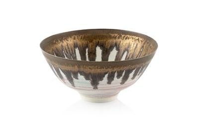 Lot 728 - Peter Wills (b.1955) Footed bowl porcelain,...