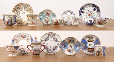 Lot 265 - Collection of teacups and saucers to include a...