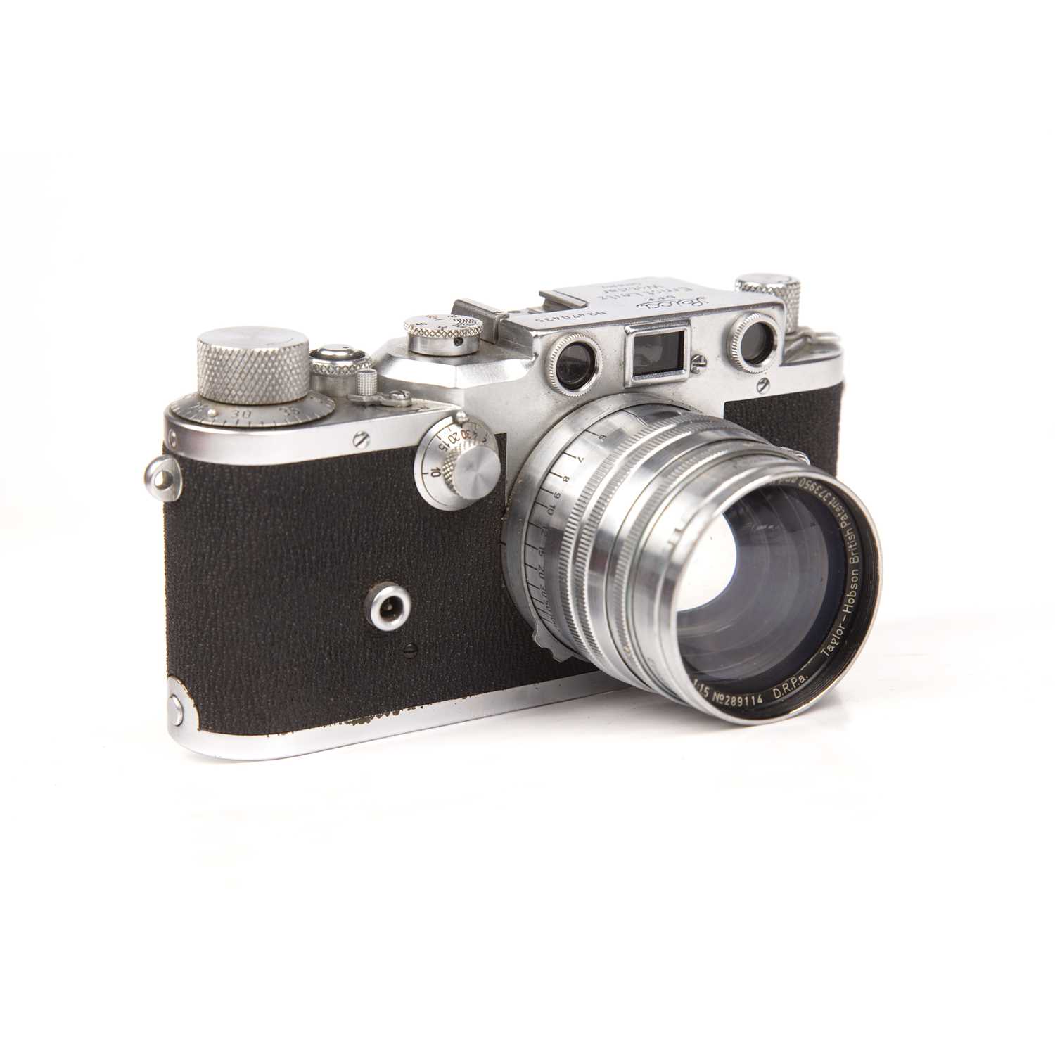 Lot 311 - A Leica IIIc 1949 camera 470435 with a Leitz...