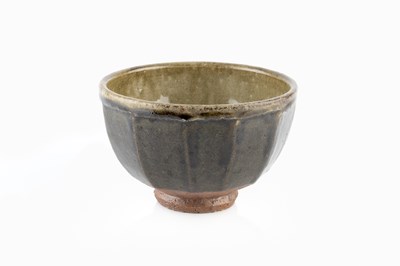 Lot 522 - Richard Batterham (1936-2021) Facet cut bowl...