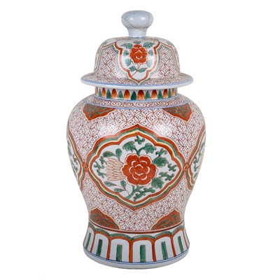 Lot 423 - An Imari-style ginger jar