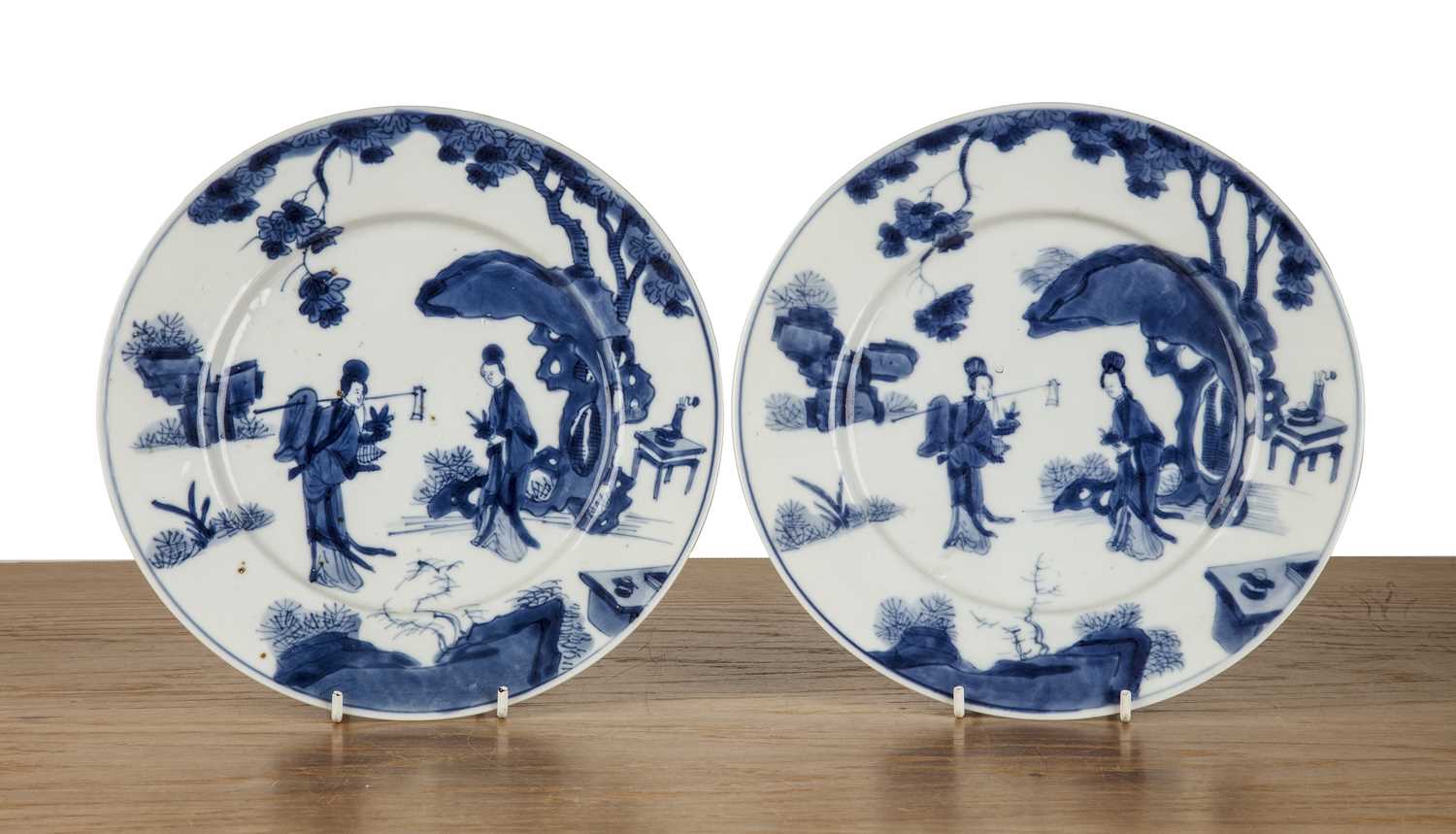Lot 60 - Two blue and white plates Chinese, Kangxi each...