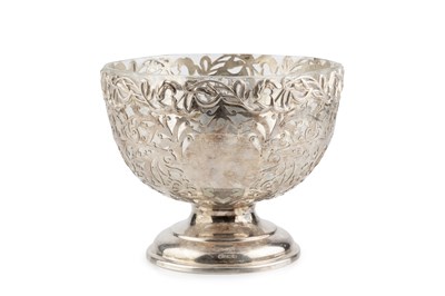 Lot An Edwardian silver rose bowl,...