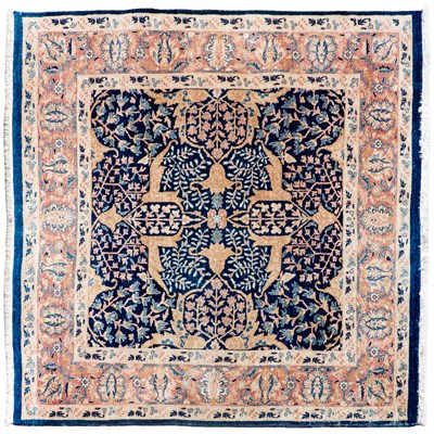 Lot 1276 - An early 20th century Tabriz rug