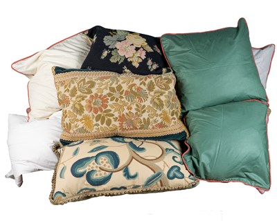 Lot 222 - A crewel work covered rectangular cushion