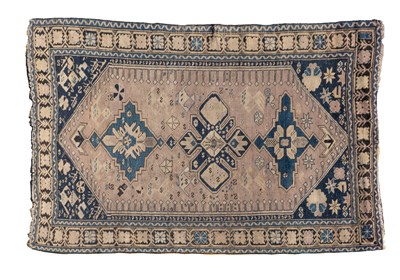Lot 1291 - An early 20th century Heriz rug