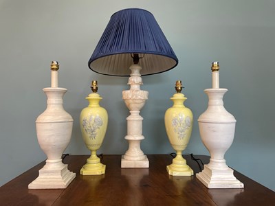 Lot 490 - A group of five table lamps