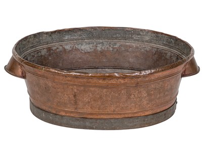Lot 387 - An early 20th century copper jardinière