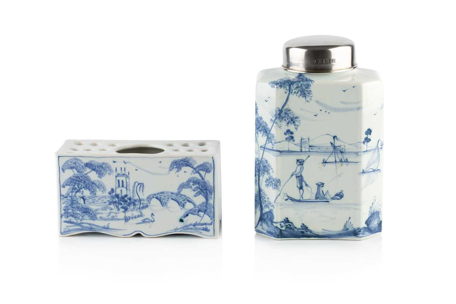 Lot 790 - Deborah Sears at Isis Pottery Tea caddy and a...