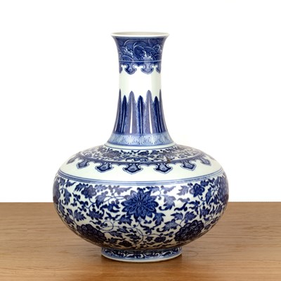 Lot 314 - Blue and white porcelain vase Chinese, 20th...
