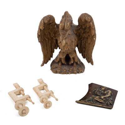 Lot 1006 - A small group of decorative items