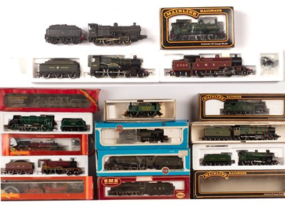 Lot 246 - Collection of model railway 00 gauge to...