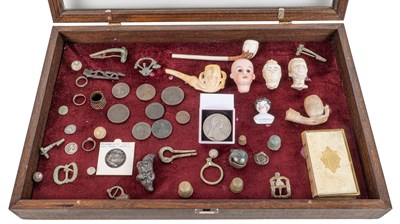 Lot 1160 - A collection of metal detectorists finds and other ornaments