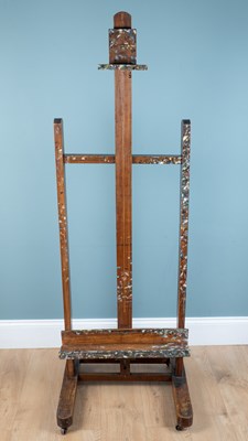 Lot 1017 - An early 20th century fruitwood easel