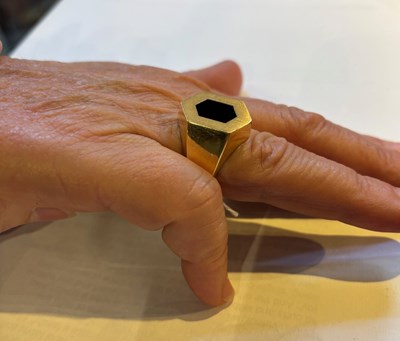 Lot 7 - A hardstone signet ring, of slightly elongated...