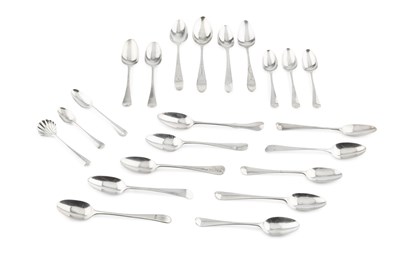 Lot 596 - A collection of 18th century silver teaspoons,...