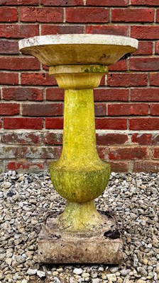 Lot 1500 - A cast reconstituted stone sundial
