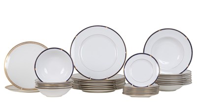 Lot 487 - A Royal Worcester 'Carina' part dinner service