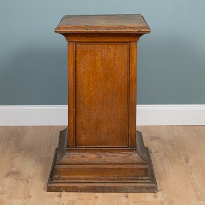 Lot 1035 - A 19th/early 20th century oak plinth