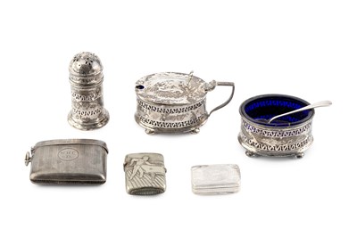 Lot 226 - A George III silver vinaigrette, of...