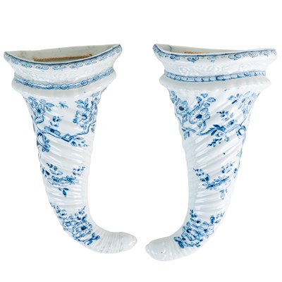 Lot 117 - Two Worcester cornucopia wall pockets, c.1760