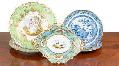 Lot 72 - A collection of porcelain
