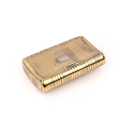 Lot 234 - George III silver gilt snuff box Concave, with...