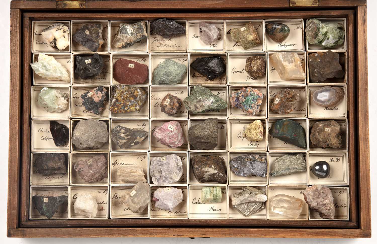 Lot 98 - Large collection of minerals and precious...
