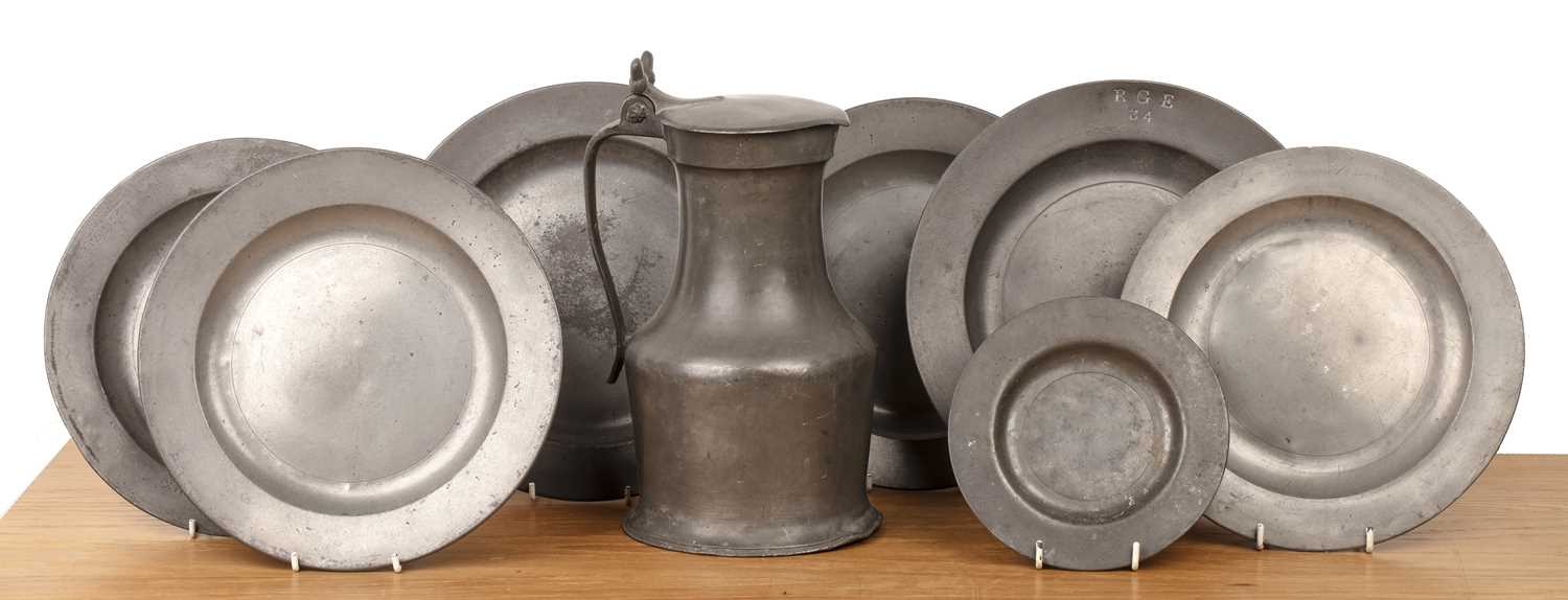 Lot 381 - Pewter lidded flagon with a double acorn...