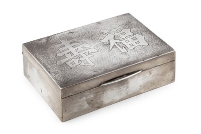 Lot 216 - A Chinese export silver cigarette box, the...