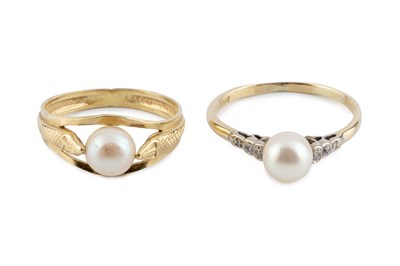 Lot 50 - A cultured pearl and diamond dress ring,...
