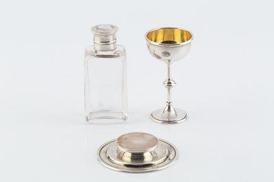 Lot A George V silver travelling communion set,...