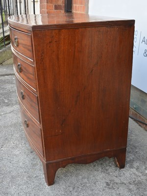 Lot 26 - Mahogany chest of drawers 19th Century, bow...